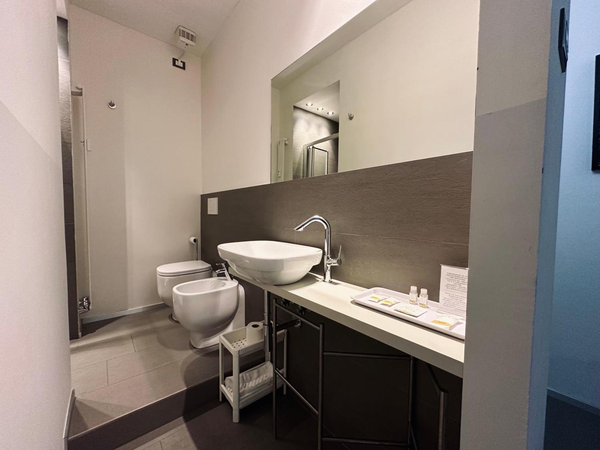 Indipendenza 24 Bed & Breakfast Bologna Exterior photo